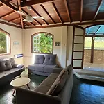 Casa Com 6 Suites, Piscina E Estacionamento